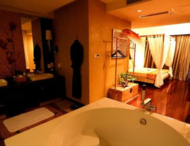 武汉武昌养生会所的黄昏恋：当爱情遇上八十岁